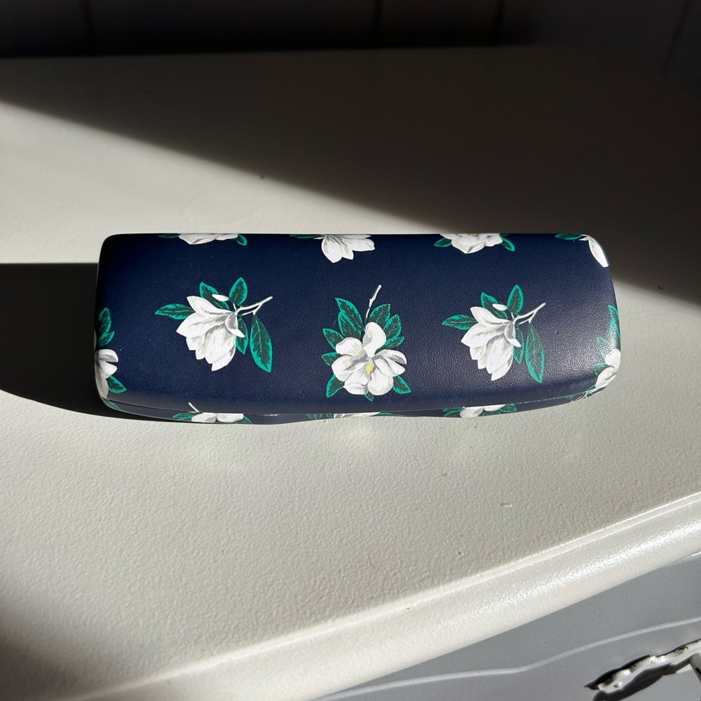 Draper James eyeglass case